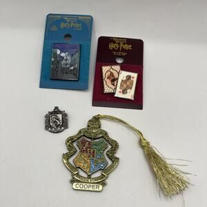 Universal Studios Wizarding World Of Harry Potter Wizards Cards Pins Emblem Lot